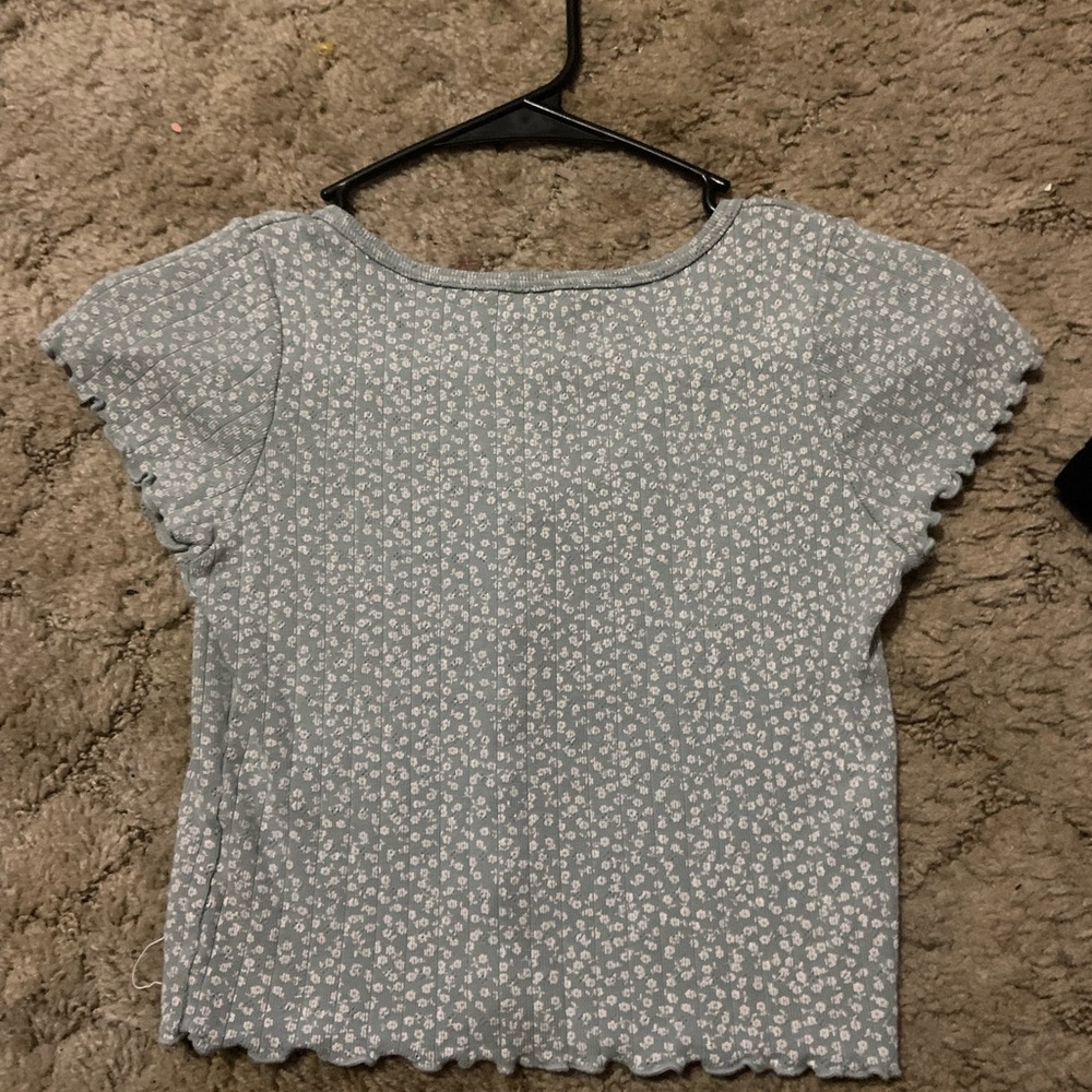 Floral Button-Up Top - Picture 4 of 4